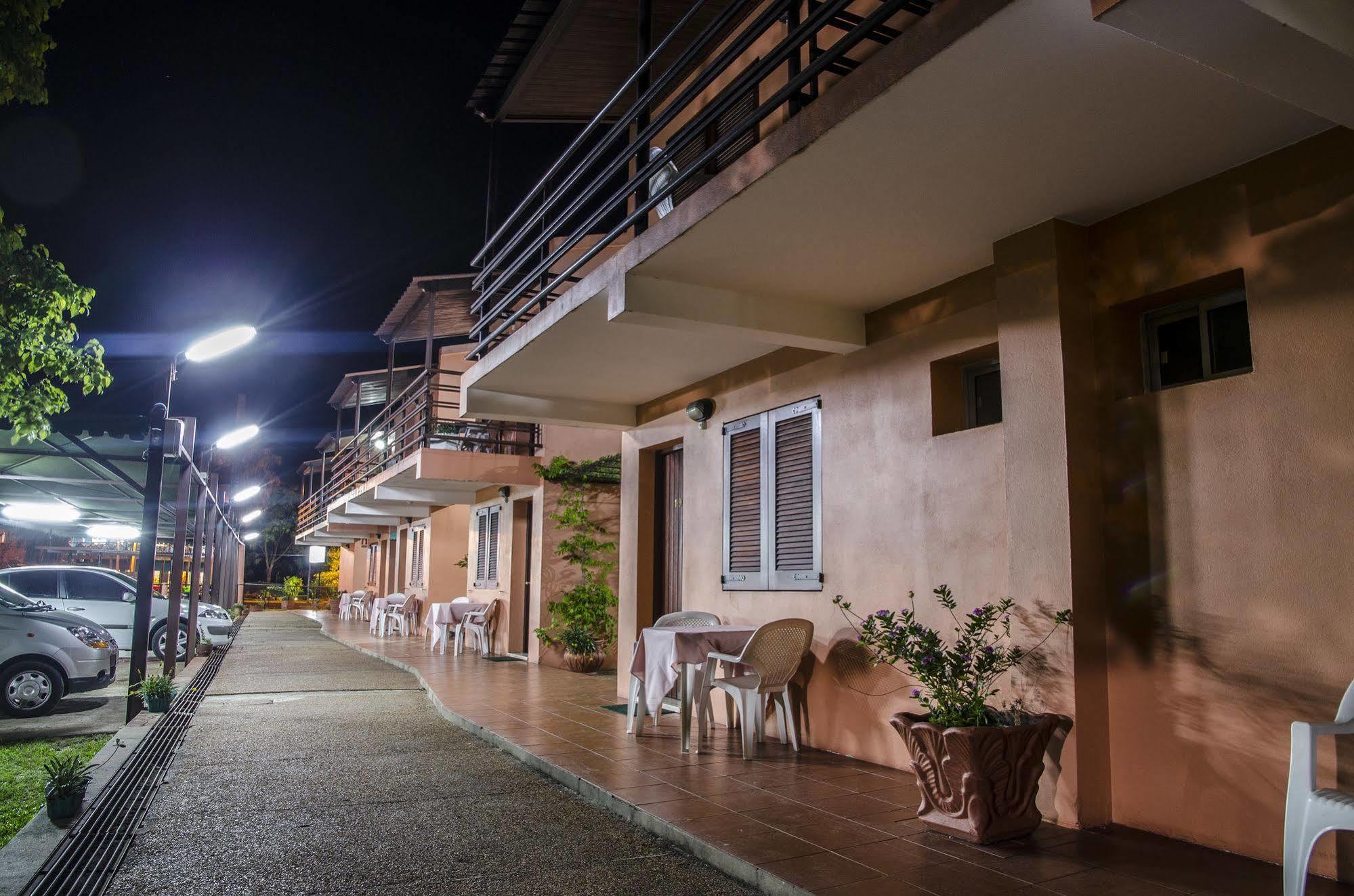 Hotel Del Pasaje Termas del Dayman Ngoại thất bức ảnh
